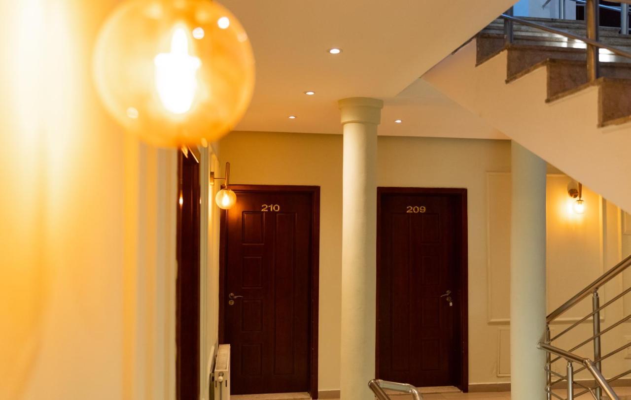 Hotel United Pristina Exterior photo